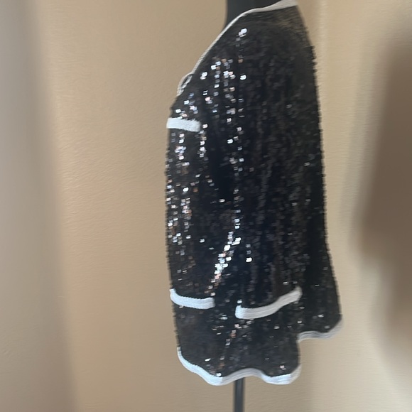 Black formal jacket with sequence and outlined in white - Picture 4 of 6